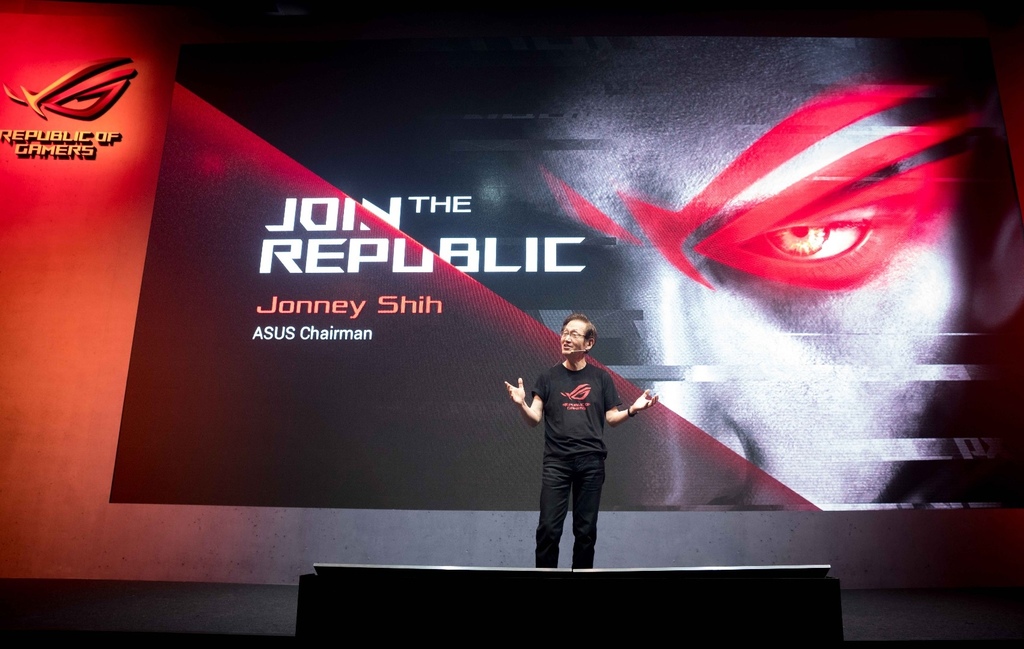 ASUS Chairman Jonney Shih takes stage at the ROG Join the Republic press event at Co