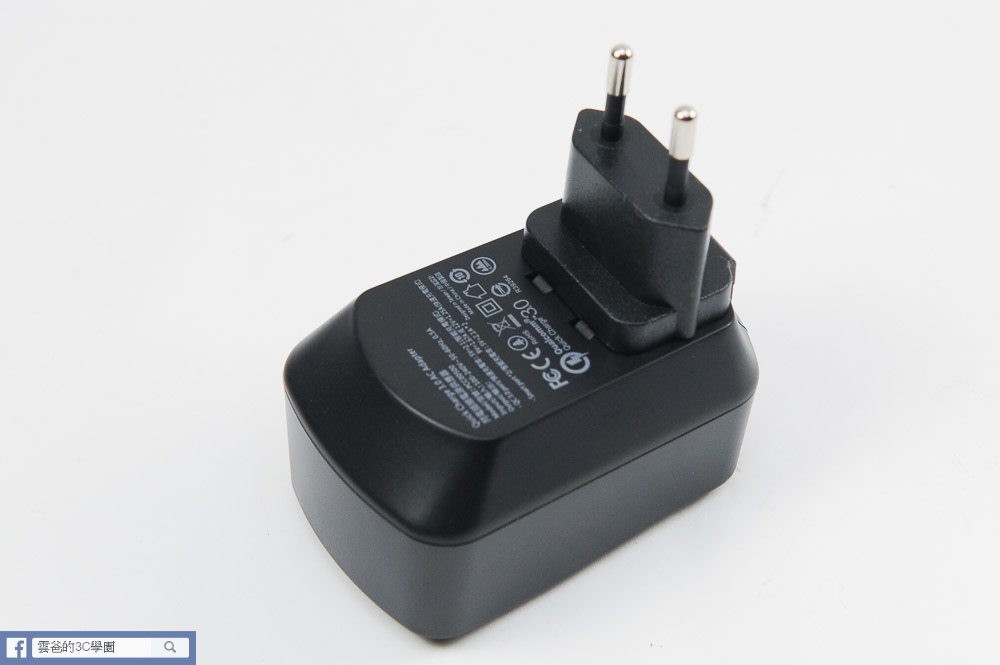 [開箱]可折疊、免拆換的萬用充電器 - norm+  QC3.0閃電插頭-35