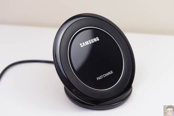 Samsung 直立式無線閃充充電座-10