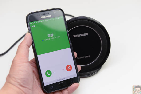Samsung 直立式無線閃充充電座-45