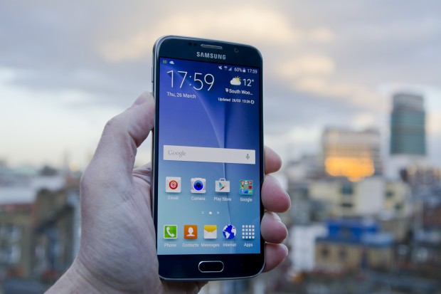 Samsung Galaxy S6 - front shot
