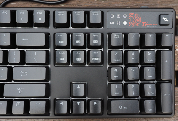 Tt  RGB 機械式電競鍵盤-217