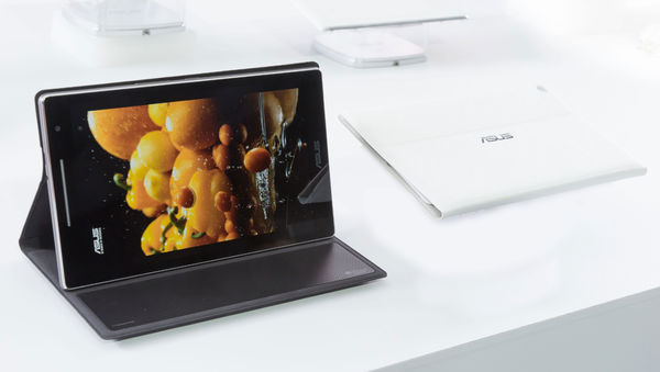 華碩除推出ZenPad系列新品外，更推出全球首創可提供環繞音效的5.1聲道環繞音響皮套(Audio Cover)，搭配ZenPad 8,0成為追...
