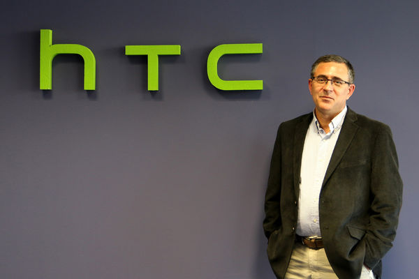 HTC執行長周永明先生終於找到2014年2月24日在Barcelona載著他穿越重重車陣、準時抵達MWC會場的好心騎士Obdulio Herrera。