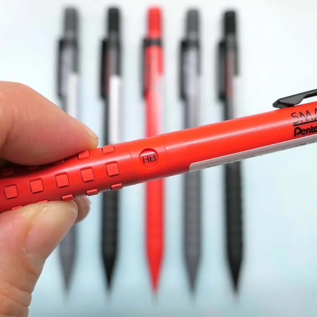 Pentel SMASH 筆握細節特寫圖"